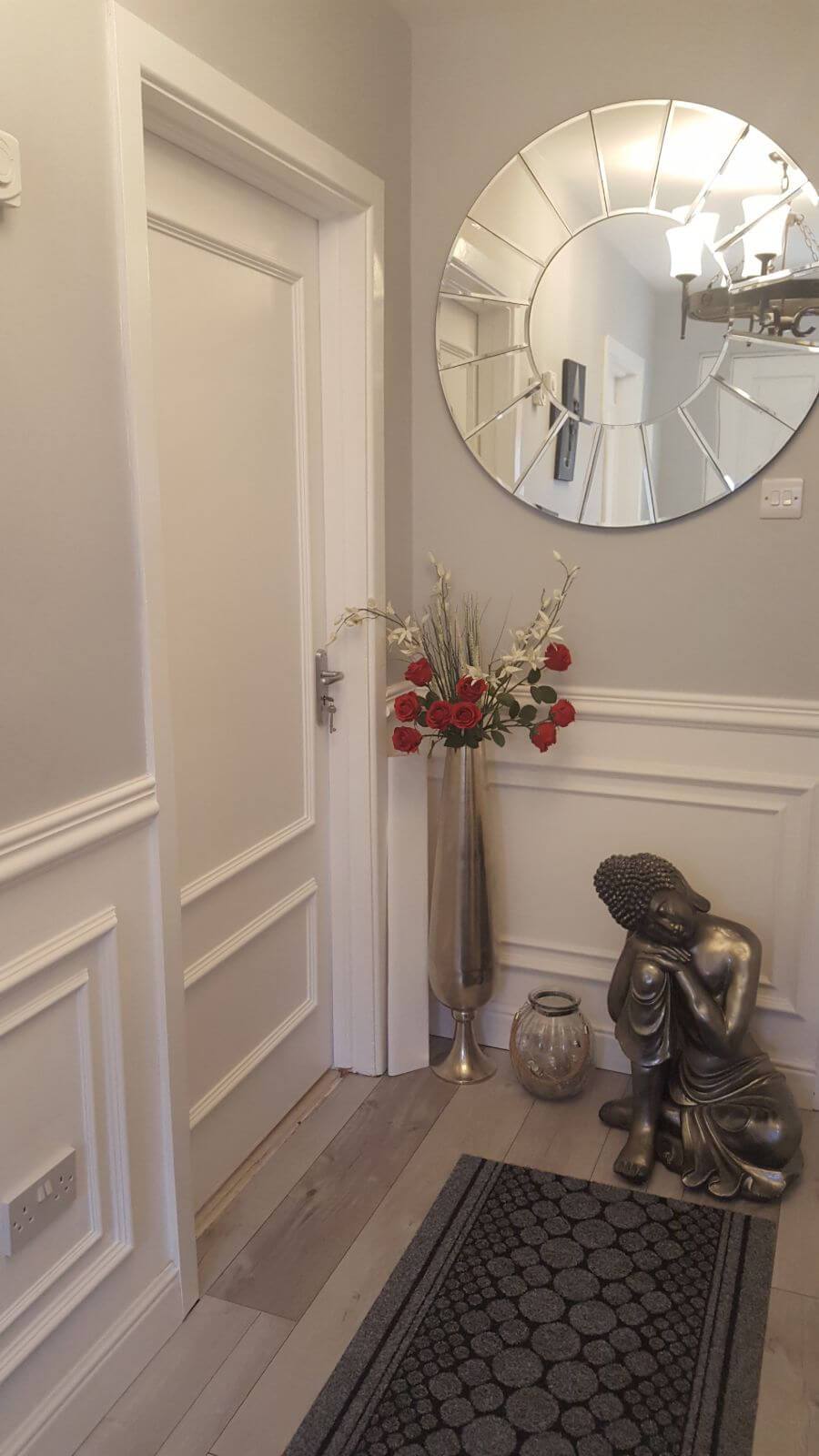 Carver - Dado Rail installed beneath a mirror