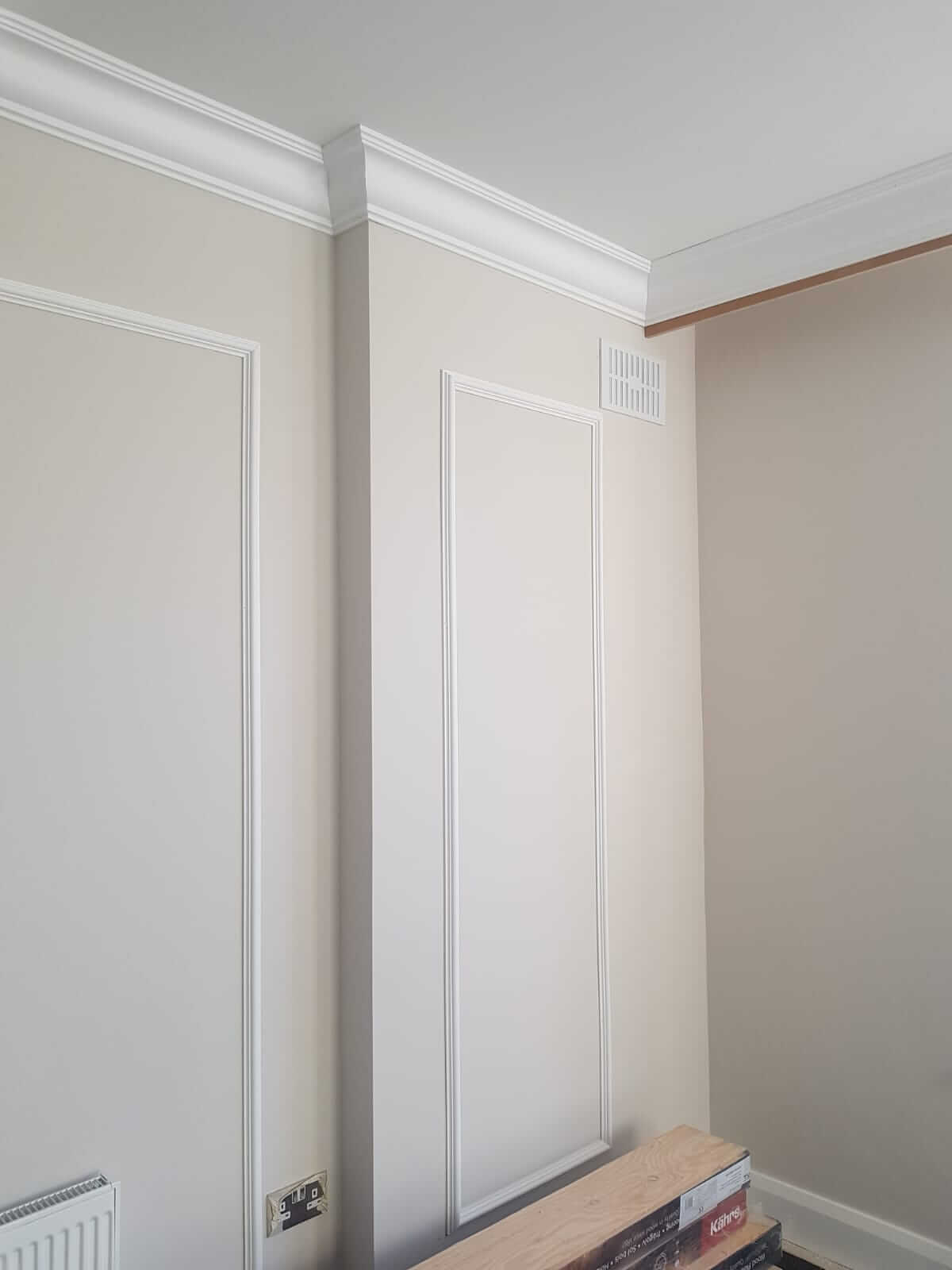 Charlotte - Modern Coving in an unfurnished room