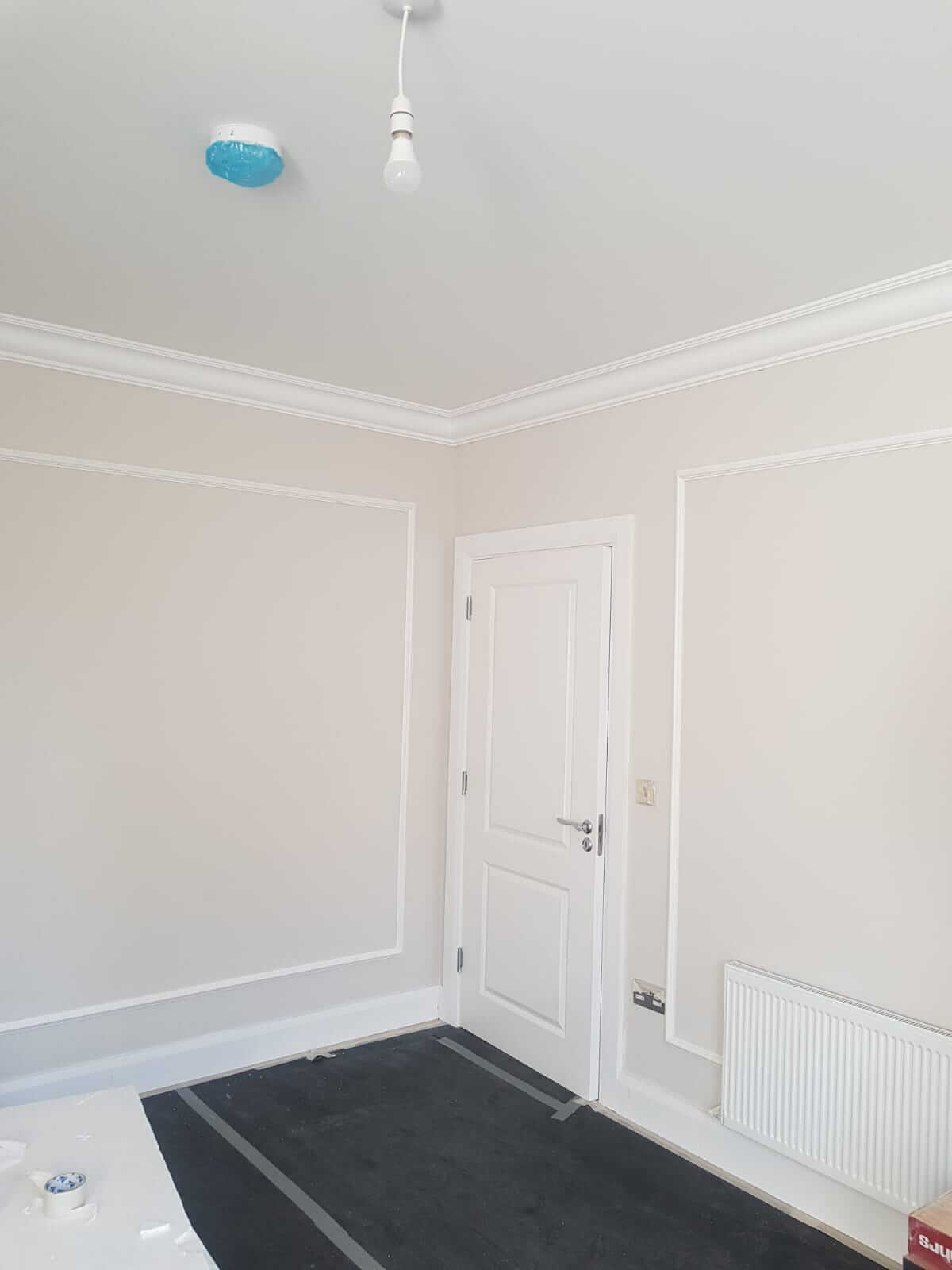 Charlotte - Modern Coving in a room with a white colour scheme
