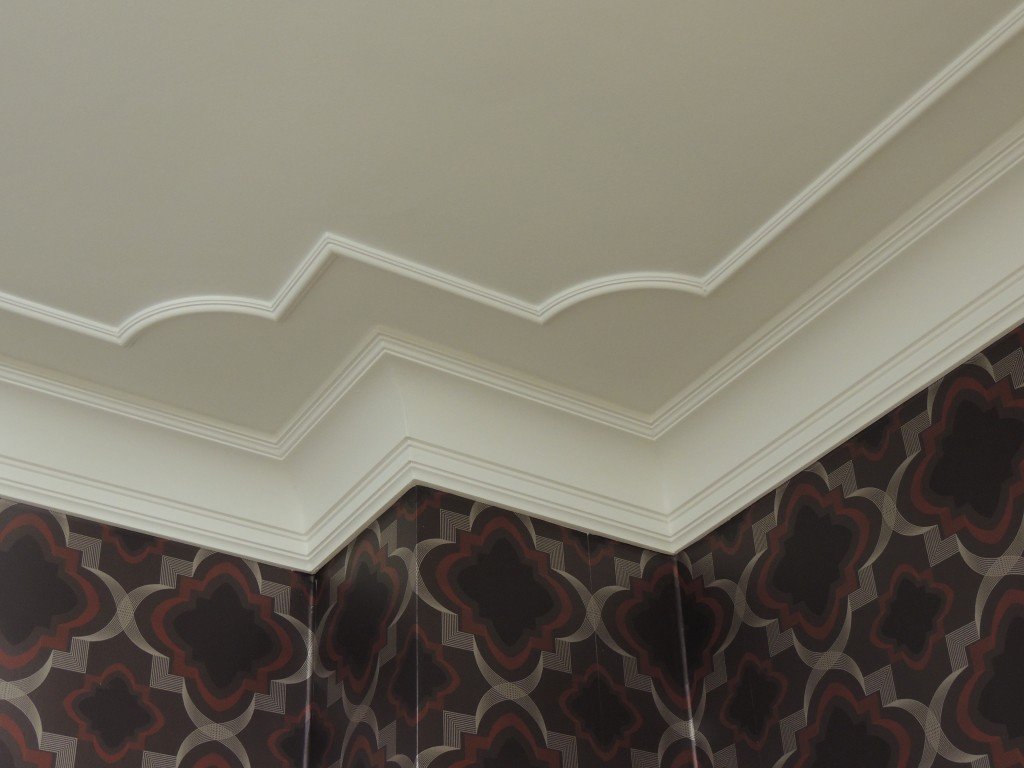 Dante and Dante 'Curved Corner' - Dado Rails installed in a room