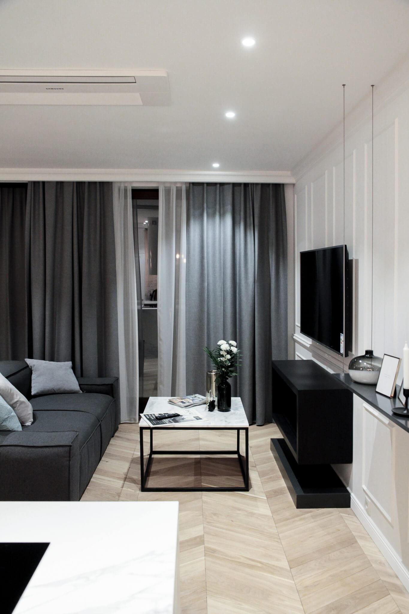 MD367 - Modern Coving in a living room