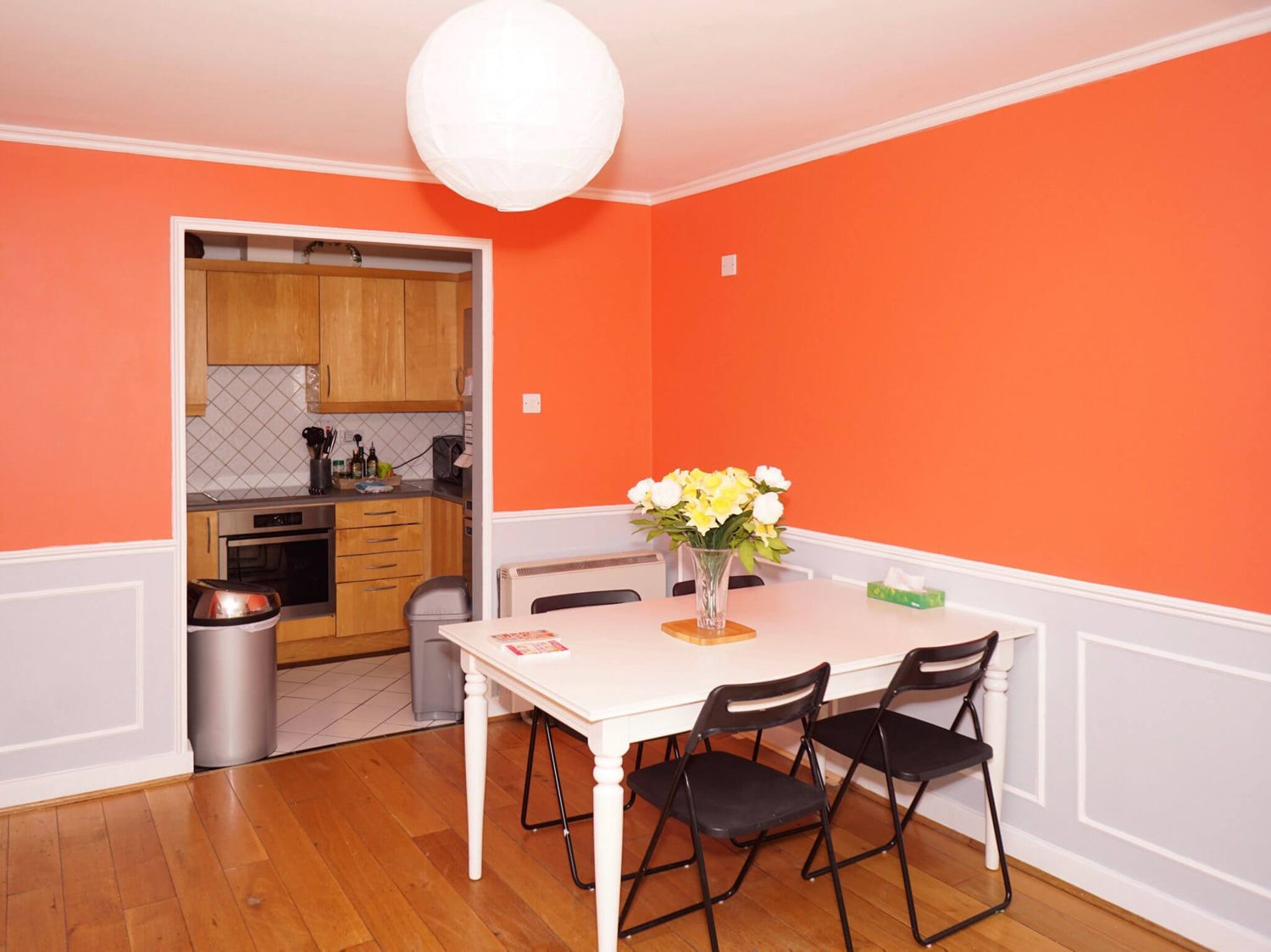 Orlando - Modern Coving in a room with an orange colour scheme