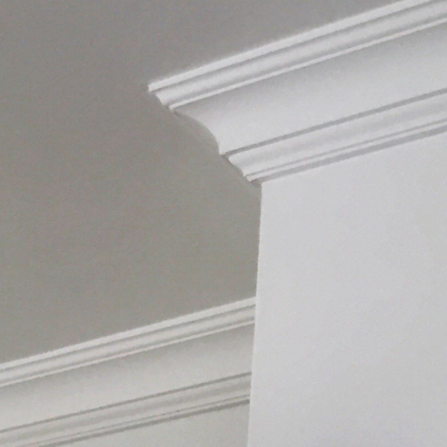 Crown - Classic Coving installed closeup