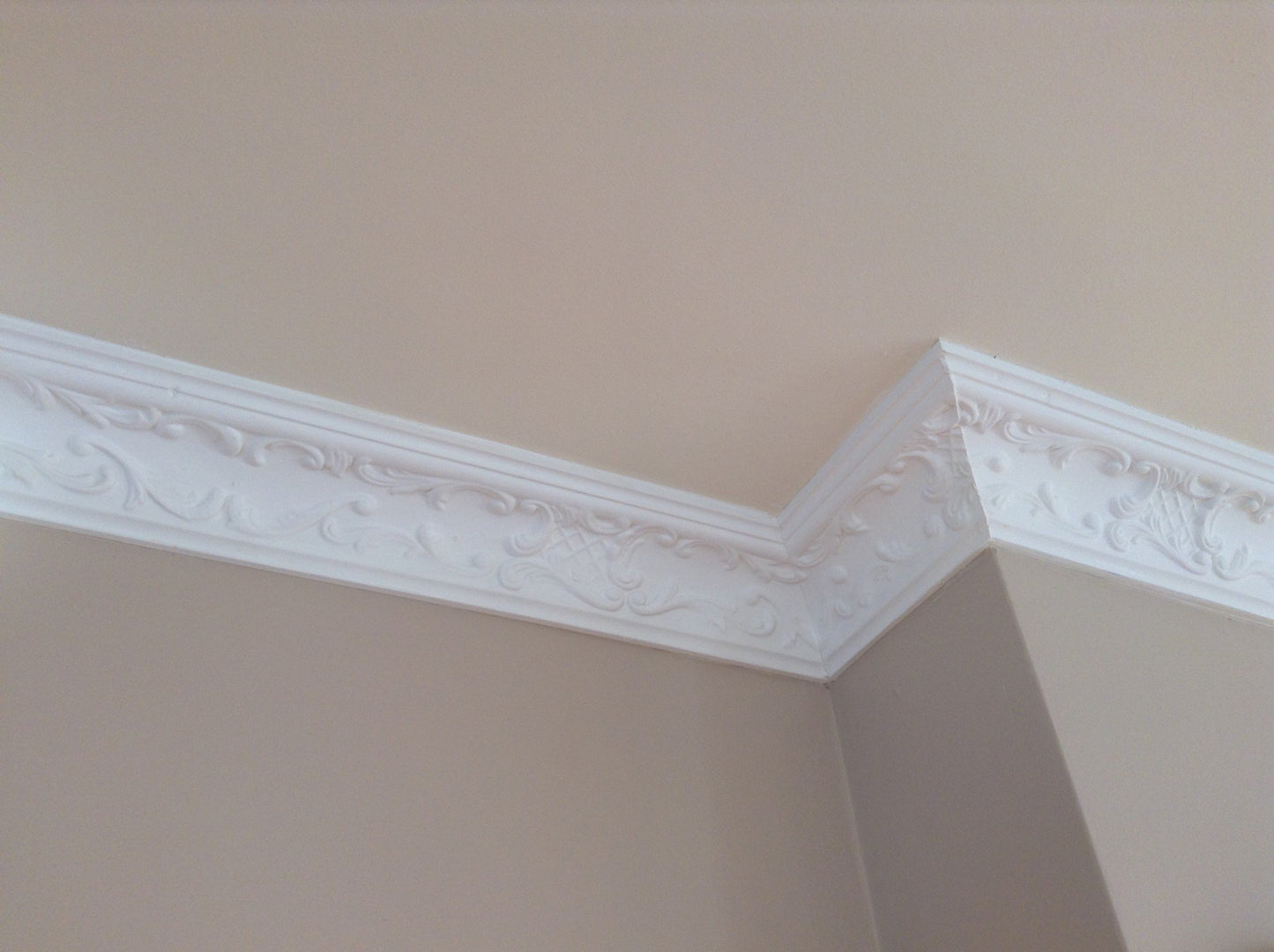 Lattice & Scroll - Classic Coving installed in a room