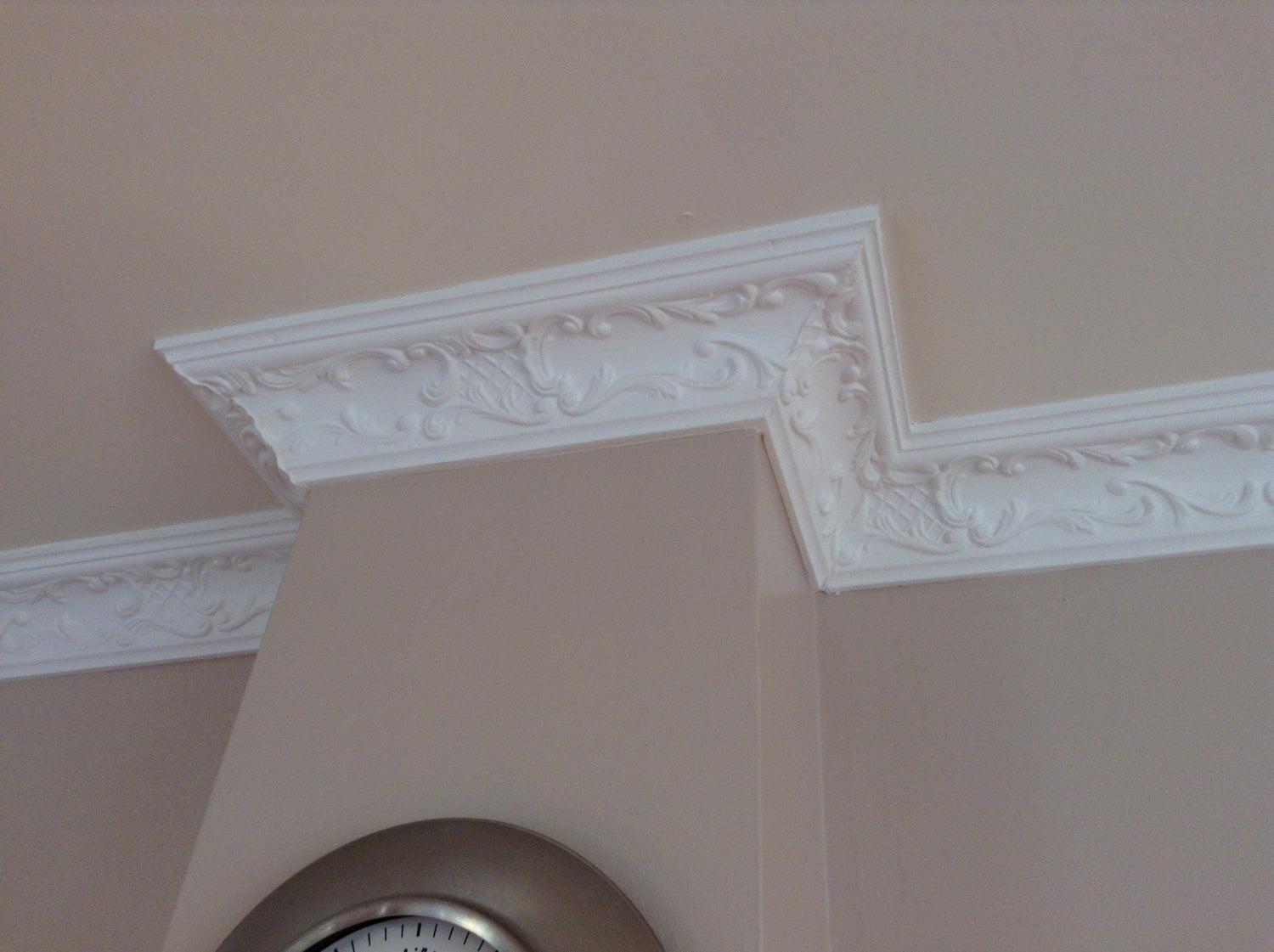 Lattice & Scroll - Classic Coving shot from beneath