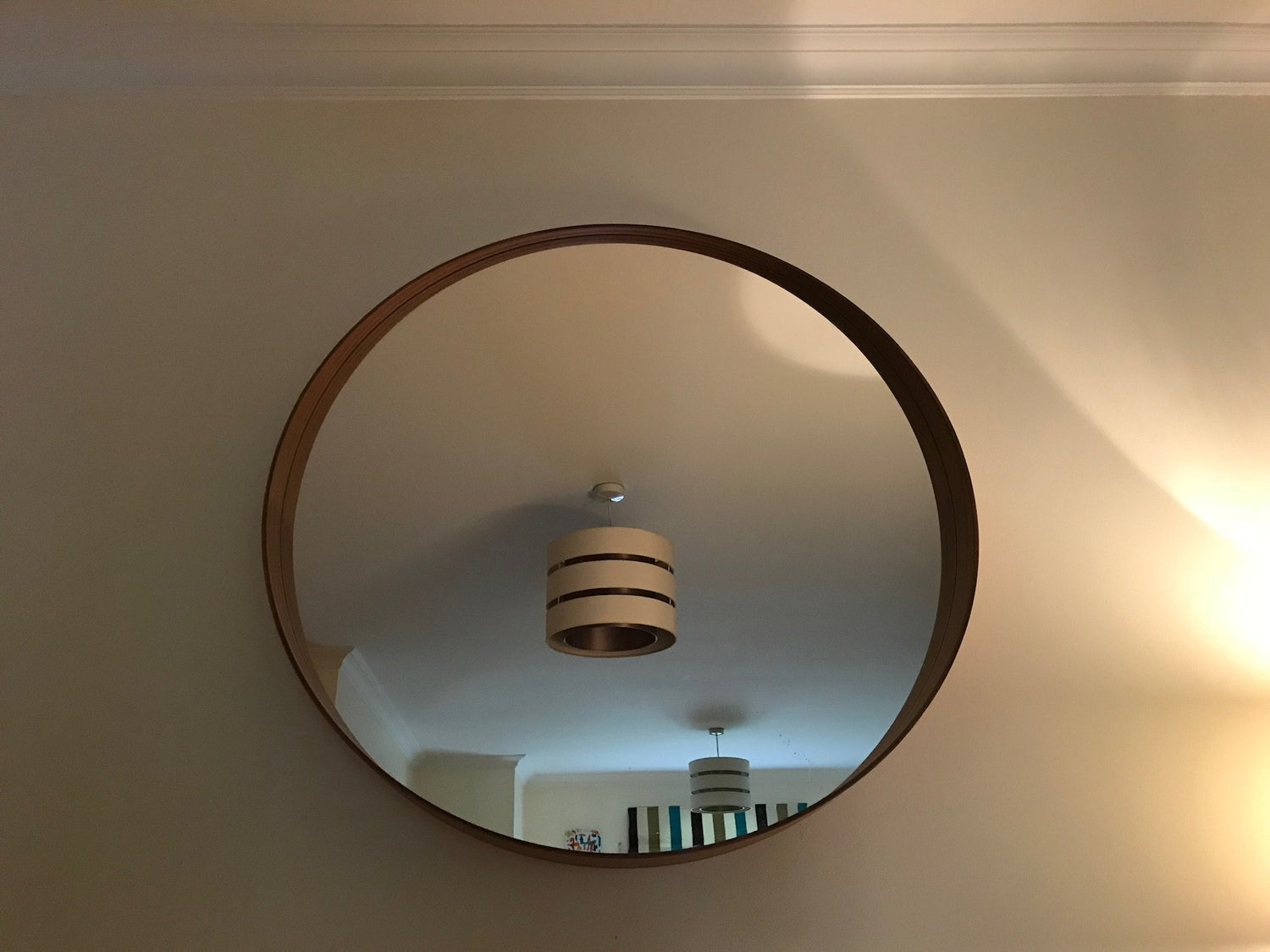 MD367 - Modern Coving above a mirror